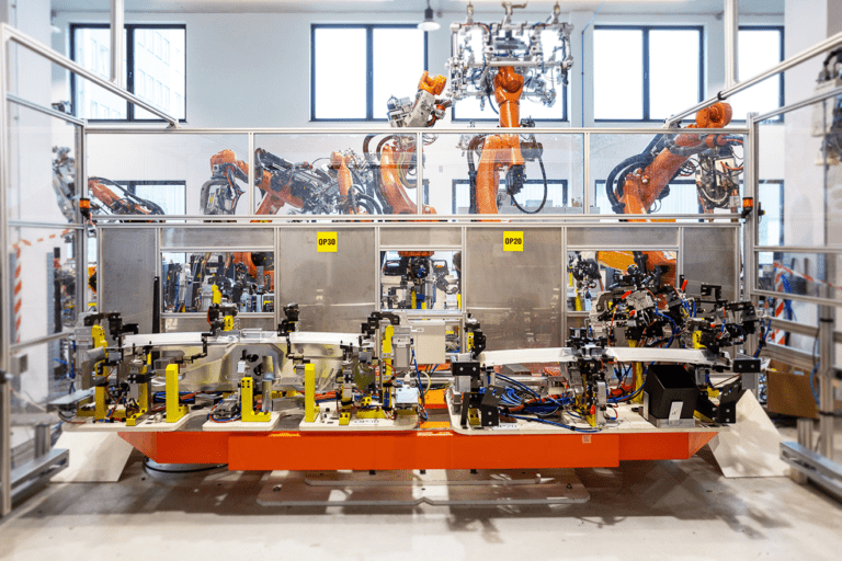 Production lines and stations AIUT