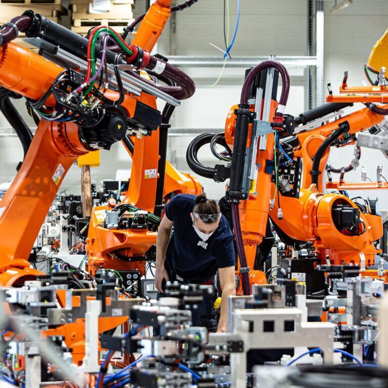 Industrial robots in production automation - AIUT